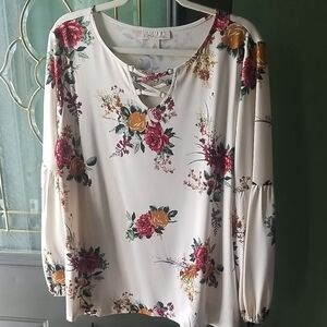 NWT Emaline Floral Print Women's Top